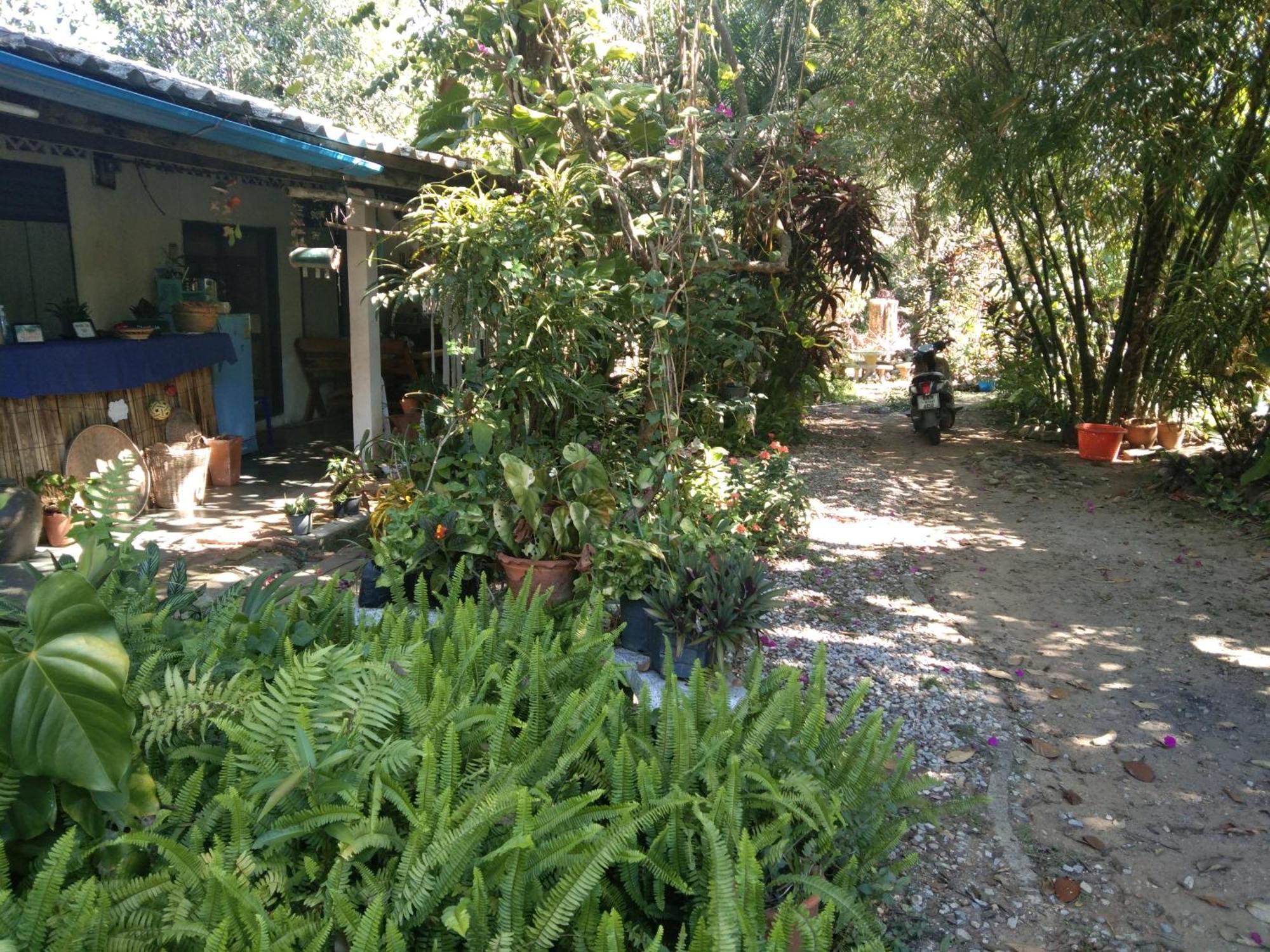 Grandma'S Home Sangkhlaburi Exterior photo